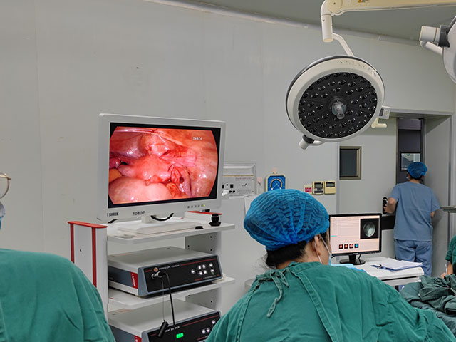 131-宫腹腔镜联合双侧输卵管通液手术.jpg